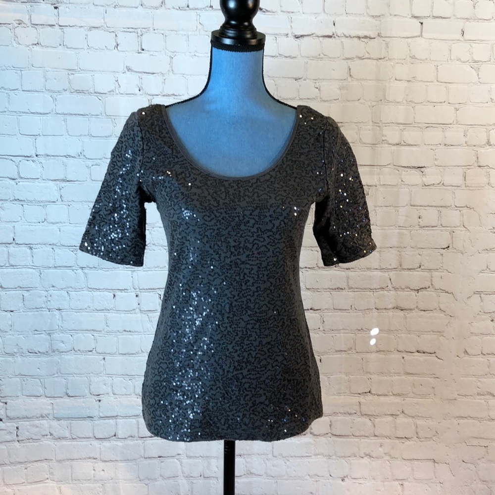 Banana Republic graphite sequins scoop neck tee Small